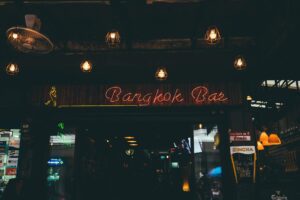 sports bar tips; a sports bar at night