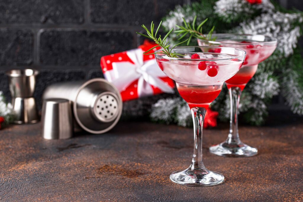 festive holiday drinks; Christmas cocktails